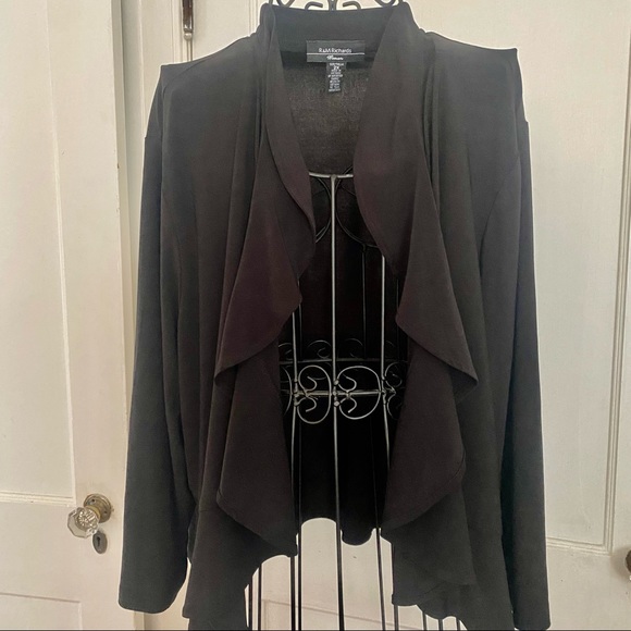 R&M Richard’s Ruffle Edge Shrug - Picture 1 of 3